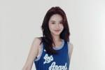 球衣还能这么拍！NBA女主播美娜穿偶像老詹球衣拍甜美写真